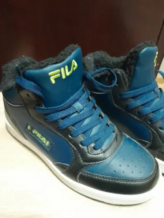 Zapatillas Fila Azul y Negro Talla 38