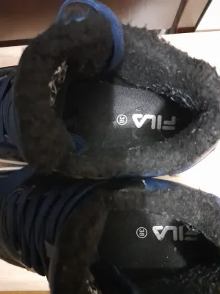 Zapatillas Fila Azul y Negro Talla 38