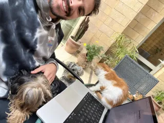 Cuidador de perros / Dog sitter