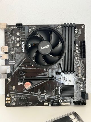 CPU AMD Ryzen 5 5600G + Placa Base Gigabyte