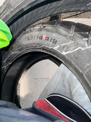 Juego Neumáticos Moto KAROO STREET.