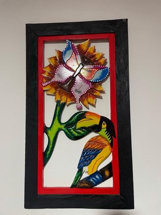 Cuadro de madera colombiano mariposa y tucán