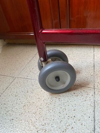 Andador tacata rojo con asiento