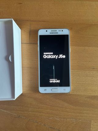 Samsung Galaxy J5 (6) Bianco