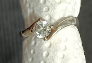Elegante Anello solitario zirconia cubica anni '70