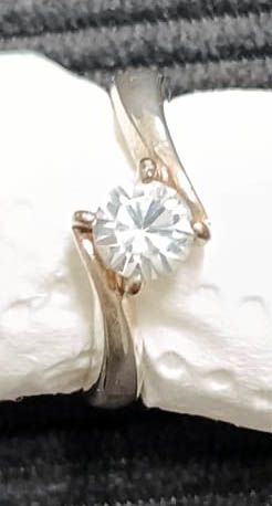 Elegante Anello solitario zirconia cubica anni '70