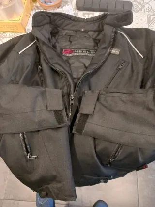 Chaqueta de moto negra