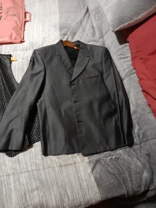 Traje de boda Masper gris Solo utilizado en boda.