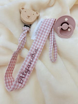 Chupetero de tela con nombre grabado