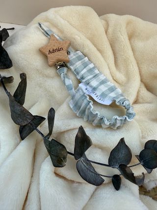 Chupetero de tela con nombre grabado