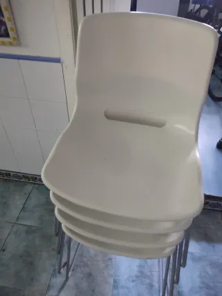 Sedie da ufficio 15 ciascuna e 4 a 55€