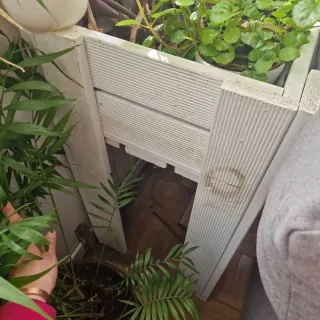 Mesa de cultivo blanca