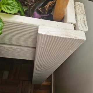 Mesa de cultivo blanca