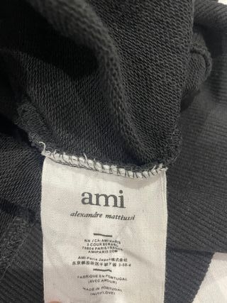 Sudadera Ami Paris Negra con Corazón Rojo