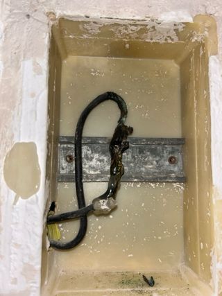 ELECTRICISTA & MANITAS A DOMICILIO 24h