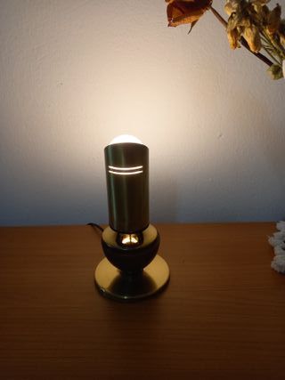 lampada da tavolo vintage in ottone anni 70.