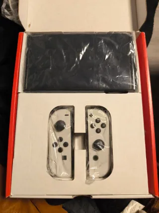 Nintendo Switch OLED Blanca y Negra