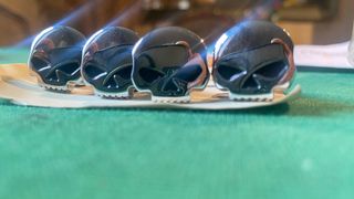 Harley bulloneria per montaggio targa Skull.