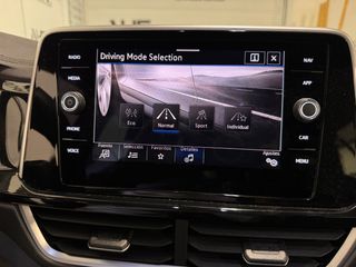 Volkswagen T-Roc R-LINE 1.5 TSI RLINE REESTRENO 25