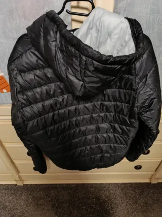 Cazadora Bershka negra talla S