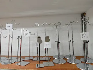 Expositores de bolsos,mochilas y zapatos