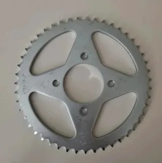 Corona JTR 810 47 dientes Cadena 428