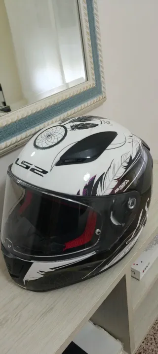 Casco Moto LS2 Blanco Diseño Plumas