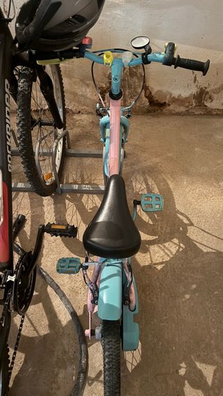 Bicicleta decathlon pintada para niña