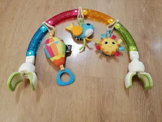 Arco de juego para bebé con juguetes
