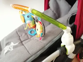 Arco de juego para bebé con juguetes