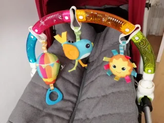 Arco de juego para bebé con juguetes