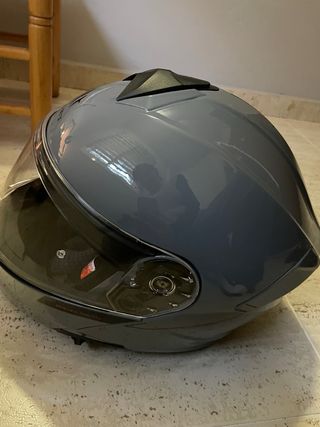Casco de moto gris,sin estrenar