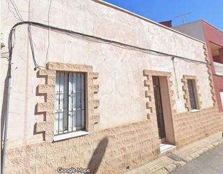 Casa adosada en venta en La Chanca - Pescadería en Almería