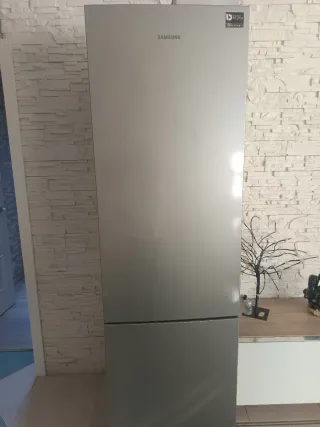 Vendo frigorífico esta  en muy buenas condiciones
