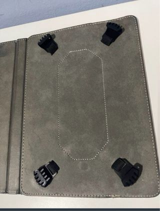 Tablet Samsung con cargador y funda