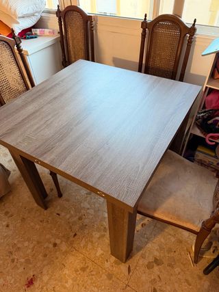 Mesa comedor extensible y sillas