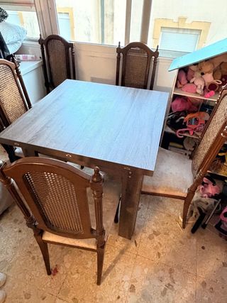 Mesa comedor extensible y sillas