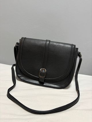 Bolso de cuero sintético negro
