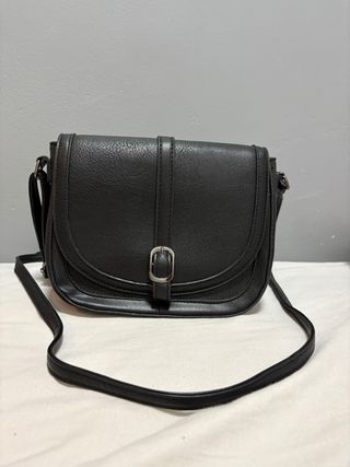 Bolso de cuero sintético negro