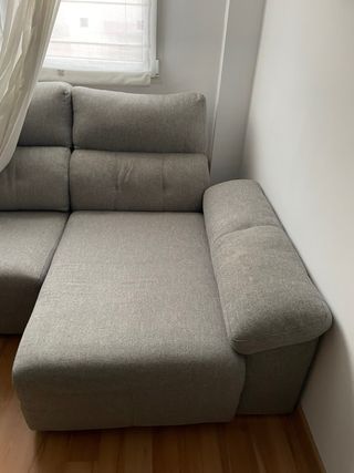 Sofá chaise longue gris extensible sin uso