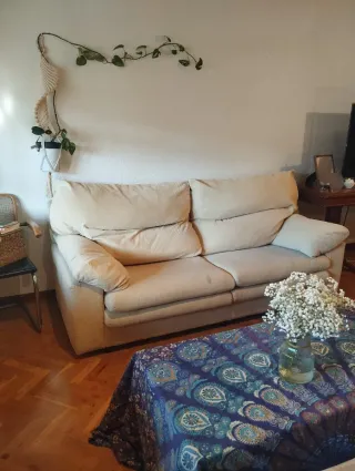 Sofá beige tela muy cómodo