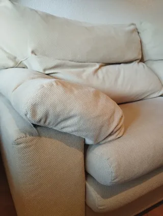 Sofá beige tela muy cómodo