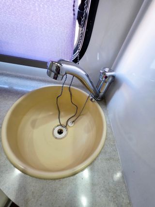 FORD - VILAMOBIL OLYMPIA 565 - Aire/Toldo/Placa