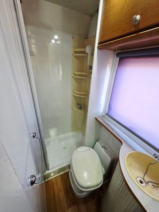 FORD - VILAMOBIL OLYMPIA 565 - Aire/Toldo/Placa