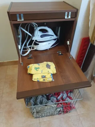 Mesa de planchar FOPPAPEDRETTI con soporte plancha