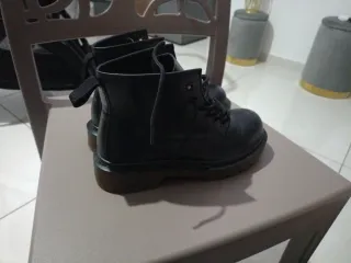 Stivaletti ragazza di colore nero n. 37