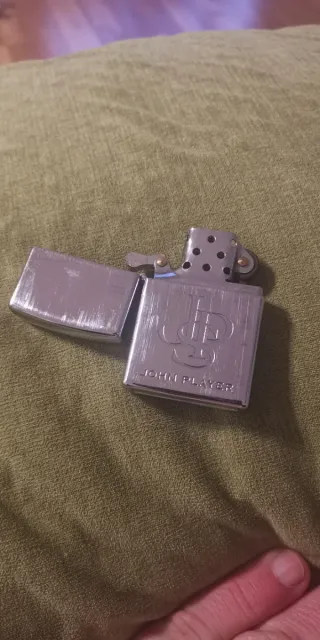 Encendedor tipo Zippo John Player