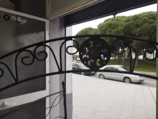 Estantería madera y forja