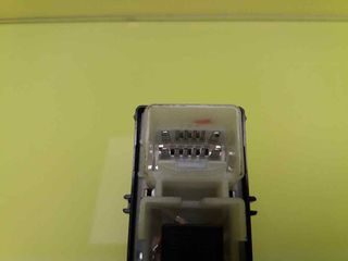 MANDO ELEVALUNAS DELANTERO DERECHO LEXUS IS 550285