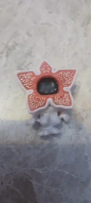 Kinder Sorpresa Stranger Things Figuras